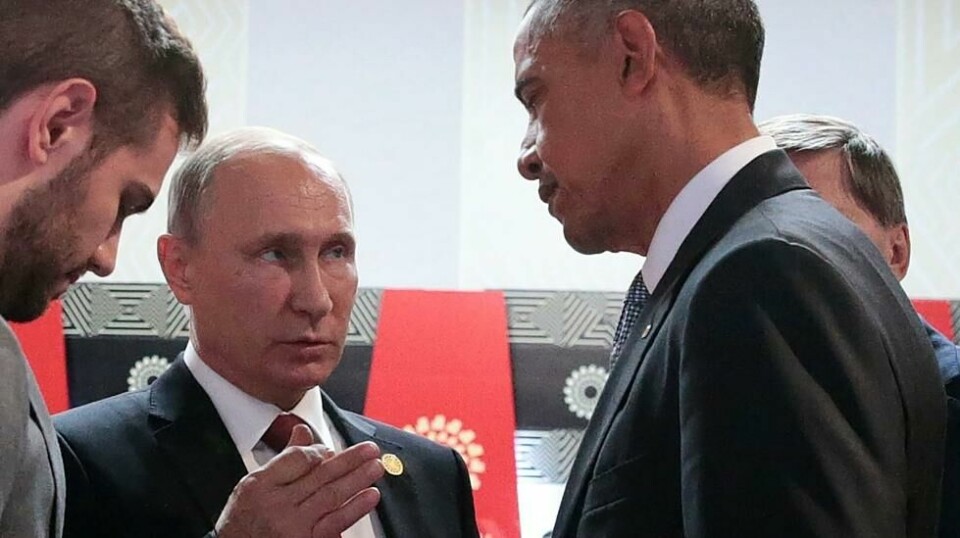 Den russiske presidenten Vladimir Putin sier Barack Obama er velkommen på besøk i Russland, når det måtte passe.