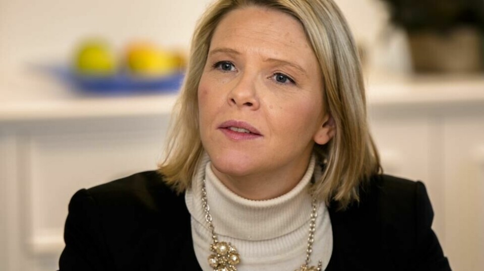 – De som jukser seg til opphold og statsborgerskap må avdekkes og sendes ut, skriver integreringsminister Sylvi Listhaug (Frp) på Facebook.