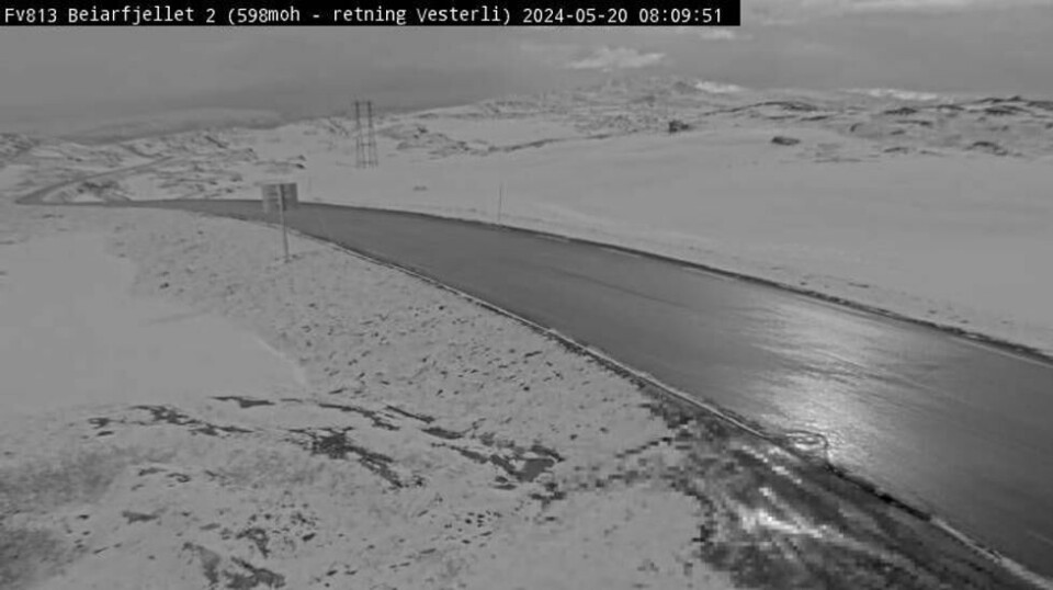 Slik så det ut fra Statens Vegvesens webkamera på Fv 813 over Beiarfjellet mandag morgen.