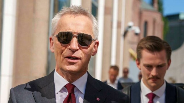 Finansminister Jens Stoltenberg (Ap) er blitt syk og kan ikke reise til Bergen neste uke.