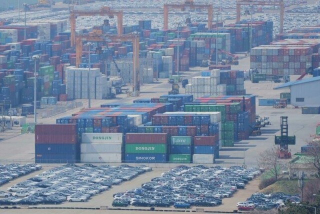 Trump har truet Sør-Korea med en toll på 25 prosent. Neste uke møtes landene til tollsamtaler i Washington.