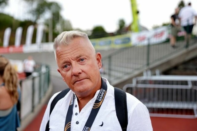 Gjert Ingebrigtsens forsvarere skal nå argumentere for frifinnelse i straffesaken mot trenerpappaen. Har fra Trond Mohn Games i friidrett på Fana Stadion i Bergen.