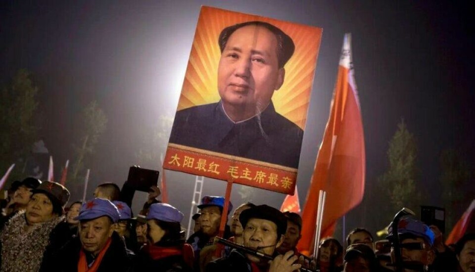 Kina har et vanskelig forhold til Mao. Her en gruppe Mao-entusiaster. Kina har et vanskelig forhold til Mao. Her en gruppe Mao-entusiaster. Foto: AP/ NTB