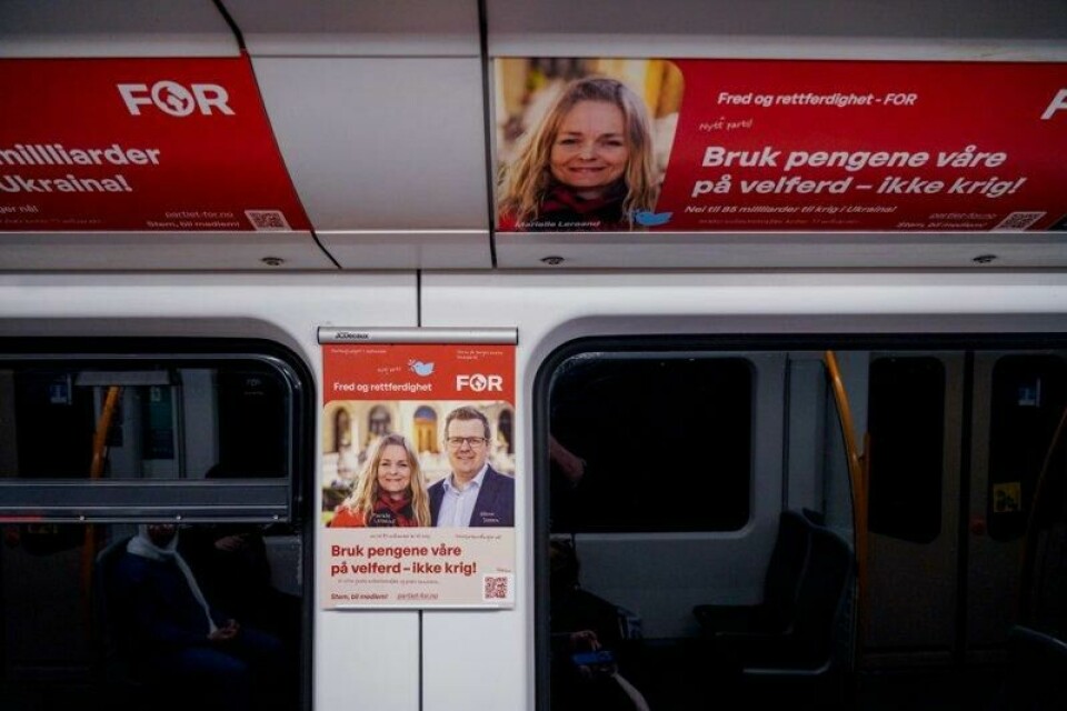Reklameplakater til partiet Fred og rettferdighet (For) på T-banen i Oslo. Reklameplakater til partiet Fred og rettferdighet (For) på T-banen i Oslo. Foto: Ole Berg-Rusten / NTB