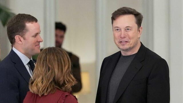Elon Musk under en middag arrangert av Qatars emir Tamim bin Hamad Al Thani til ære for president Donald Trump under hans Midtøsten-rundtur tidligere i mai.