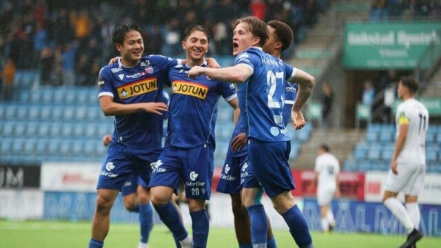 Jakob Dunsby og Sandefjord er svært sterke på hjemmebane og vant til slutt 3-2 mot Strømsgodset.
