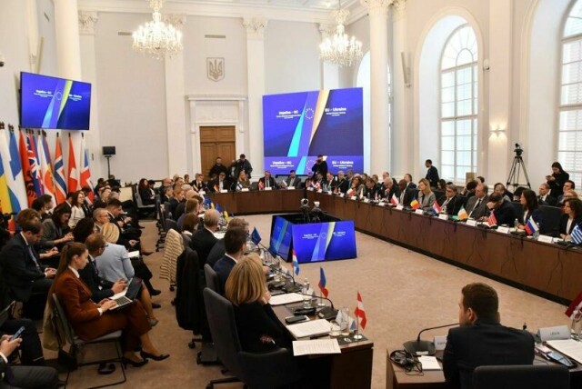 Utenriksministrene fra EU-landene og Ukraina var fredag samlet i ukrainske Lviv. Der la de grunnen til arbeidet med å opprette et krigstribunal for krigsforbrytelser begått av Russland.