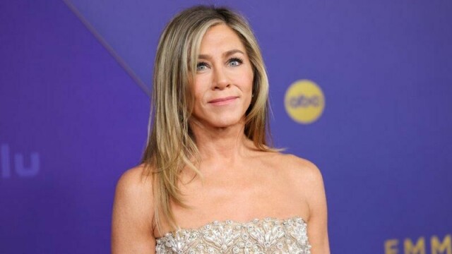 Superstjernen Jennifer Aniston er ikke begeistret for flyreiser, og har måttet ta visse grep for å dempe flyskrekken. Her avbildet i 2024.