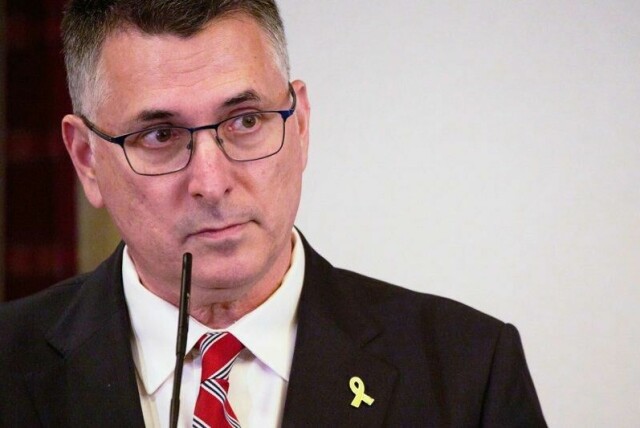 Israels utenriksminister Gideon Saar kaller FN en råtten, antiisraelsk og antisemittisk organisasjon.