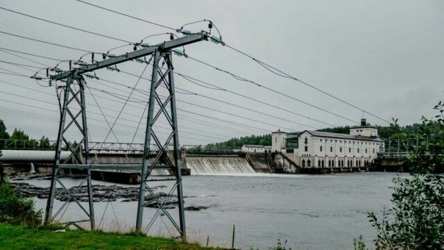 «Nå foreslår de at LO-kongressen i sitt handlingsprogram skal vedta et oppgjør med det eksisterende markedsbaserte EU-kraftregimet. Det inkluderer frikobling fra EUs energiunion og utmelding av energibyrået Acer», skriver ABC Nyheters kommentator. Bildet er fra Rånåsfoss kraftstasjon i Glomma-vassdraget.
