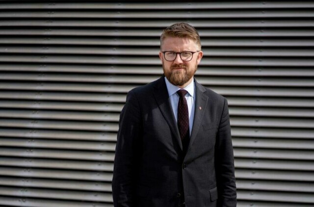 Statssekretær Eivind Vad Petersson (Ap) i Utenriksdepartementet sier de skal se på rutinene etter avsløringen.