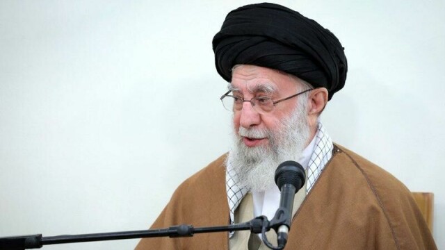 Ayatolla Ali Khamenei uttalte seg tirsdag for første gang om de nye atomsamtalene med USA.