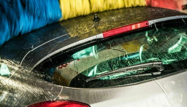 VIKTIG: Det er flere ting du bør tenke på før du tar maskinvask av bilen. Noe av det viktigste er at du må forsikre deg om at tenningen faktisk er av. Det er også lurt å skru av antennen.