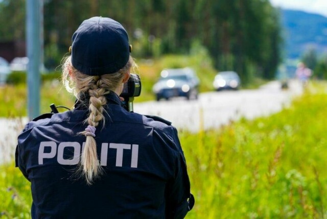 Utrykningspolitiet gjennomførte fartskontroller i minst fem politidistrikter på årets første sommerdag.