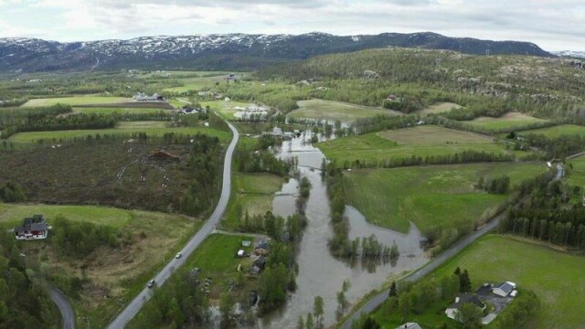 De fleste melkebrukene i Finnmark ligger her i Alta eller i Tana og Sør-Varanger. Her fra Tverrelvdalen i Alta der Tverrelva gikk over sine bredder i 2020. Arkivfoto: Tom-Birger Anundsen/Altaposten / NTB