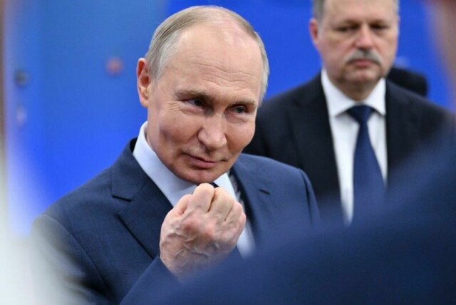 Putin er en person som er ute av stand til å fortelle sannheten. Løgner renner ut av ham, mener Russland-ekspert Stefan Hedlund, seniorprofessor i østeuropeiske studier ved instituttet for russiske og eurasiske studier ved Uppsala universitet. (Kristina Kormilitsyna, Sputnik, Kremlin Pool Photo via AP)