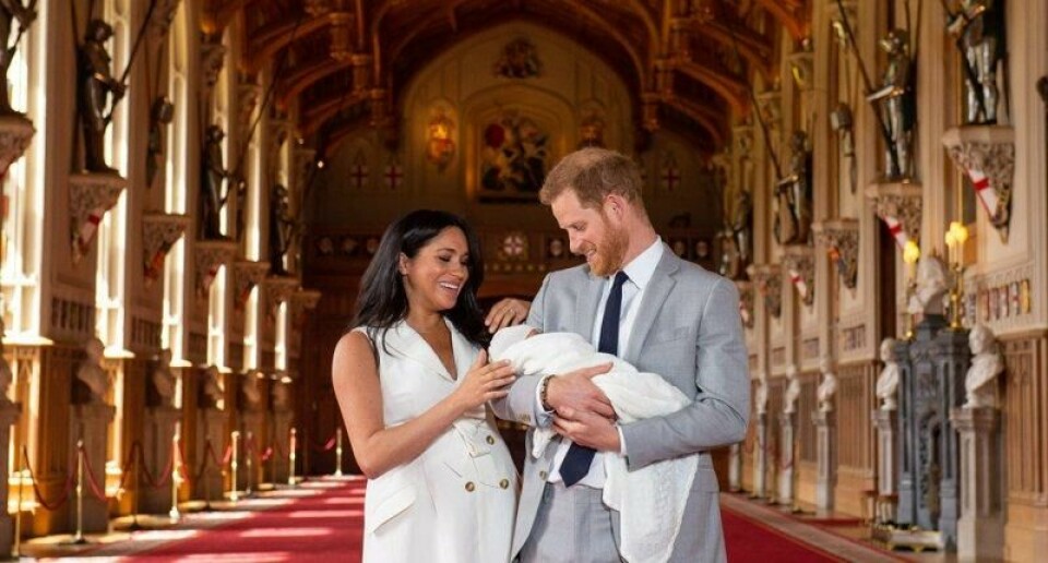 Prins Harry og hertuginne Meghan avbildet med sin da nyfødte sønn, Archie Harrison Mountbatten-Windsor, i mai 2019. Prins Harry og hertuginne Meghan avbildet med sin da nyfødte sønn, Archie Harrison Mountbatten-Windsor, i mai 2019. Foto: Dominic Lipinski / Pool / AFP / NTB