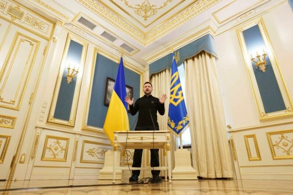 Ukrainas president Volodymyr Zelenskyj under en nylig pressekonferanse i Kyiv. Han har anklaget Donald Trump for å leve i en desinformasjonsboble. Ukrainas president Volodymyr Zelenskyj under en nylig pressekonferanse i Kyiv. Han har anklaget Donald Trump for å leve i en desinformasjonsboble. Foto: Jevhen Maloletka / AP / NTB
