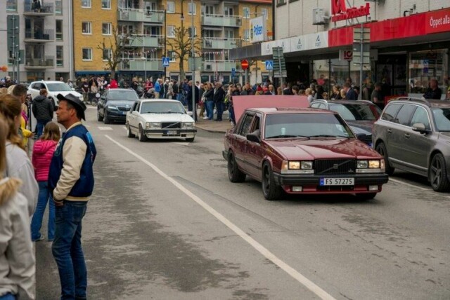 Norske rånere er tradisjon tro på plass i Strömstad skjærtorsdag og setter sitt preg på bybildet. En nordmann ble pågrepet for å ha slått til en annen.