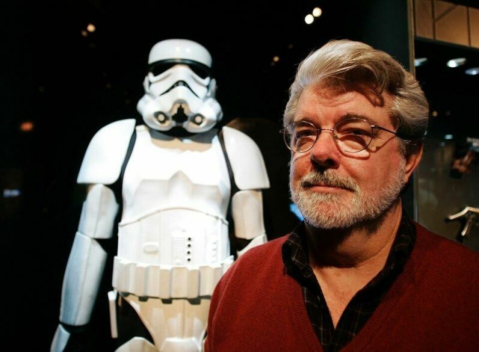 – Jeg beklager at dere så en halvferdig film og ble forelsket i den, har «Star Wars»-regissør George Lucas uttalt om fansens frustrasjon med hans senere endringer i de første filmene i serien. – Jeg beklager at dere så en halvferdig film og ble forelsket i den, har «Star Wars»-regissør George Lucas uttalt om fansens frustrasjon med hans senere endringer i de første filmene i serien. Foto: Winslow Townson / AP / NTB