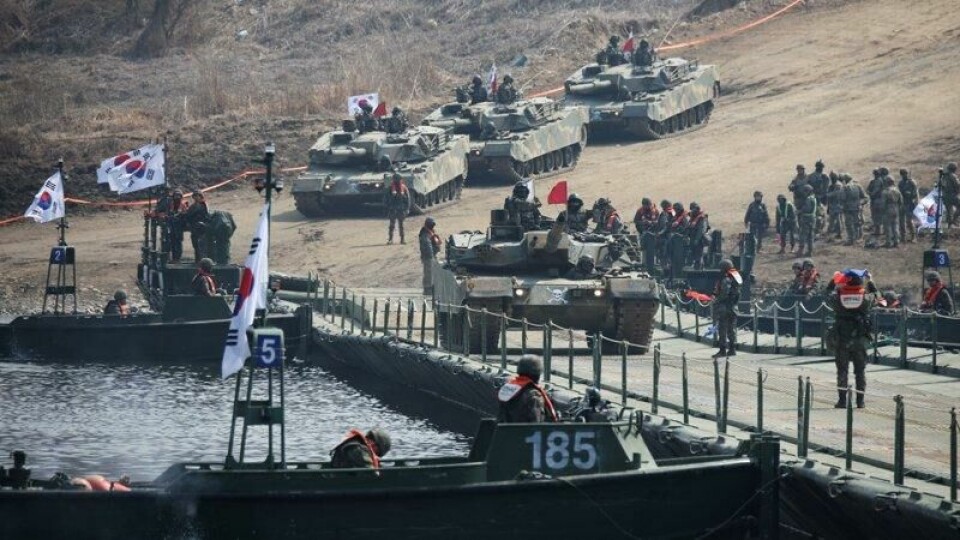 USA og Sør-Korea i en felles militærøvelse nær den demilitarisert sonen i Sør-Korea. USA og Sør-Korea i en felles militærøvelse nær den demilitarisert sonen i Sør-Korea. Foto: Reuters / NTB