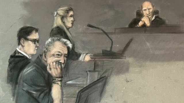 Gjert Ingebrigtsens forsvarere, John Christian Elden og Heidi Reisvang, avsluttet torsdag sin prosedyre i straffesaken mot friidrettstreneren og faren i Sør-Rogaland tingrett. Tegning fra starten av saken i mars.