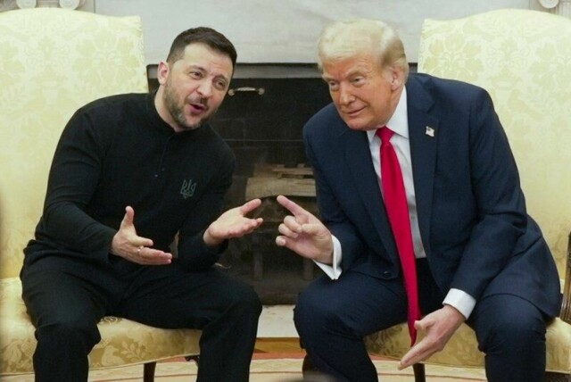 Ukrainas president Volodymyr Zelenskyj sier han gjerne vil møte USAs president Donald Trump i Roma på lørdag. Her fra møtet mellom de to i februar, før stemningen surnet.