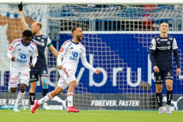 Vålerengas Vinícius jubler for 1-0-scoringen mot Kristiansund.