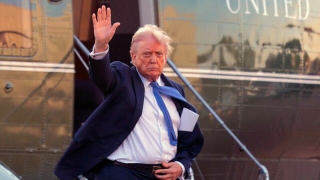USAs president Donald Trump lufter tanken om å innføre ytterligere sanksjoner mot Russland som følge av angrep i Ukraina den siste tiden.