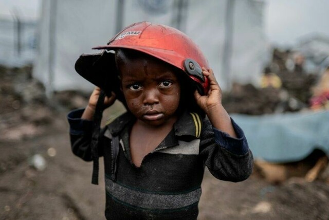 Den lille gutten er blant de mange kongoleserne som det siste året er blitt fordrevet av kampene mellom en Rwanda-støttet milits og kongolesiske regjeringssoldater i Goma øst i Kongo. Bildet er tatt i februar i år.