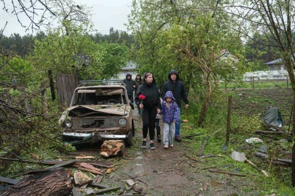 Russland gjennomførte natt til søndag det Ukraina omtaler som det mest omfattende droneangrepet hittil i den drøyt tre år lange krigen. Dette bildet ble tatt etter et russisk angrep i Korostysjiv 25. mai. Russland gjennomførte natt til søndag det Ukraina omtaler som det mest omfattende droneangrepet hittil i den drøyt tre år lange krigen. Dette bildet ble tatt etter et russisk angrep i Korostysjiv 25. mai. Foto: AP / NTB