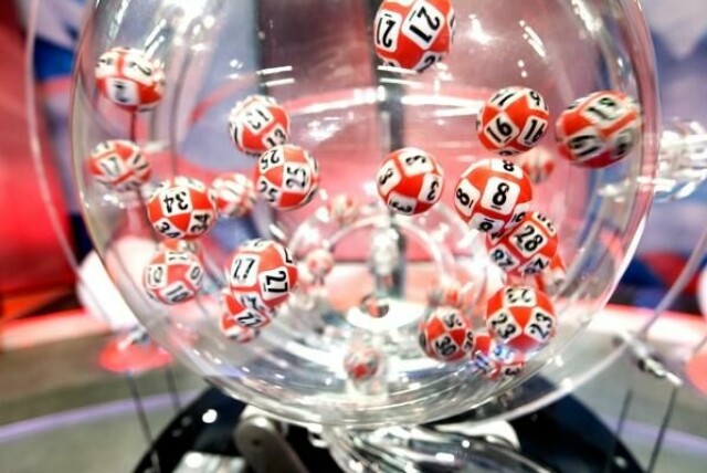 50 personer går søndag rundt som uvitende Lotto-millionærer.