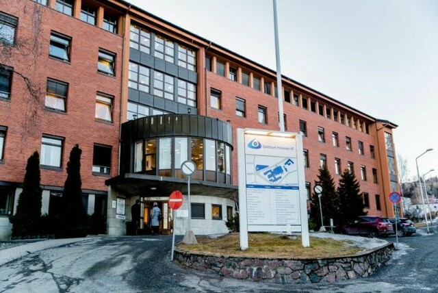 Sykehusdirektøren foreslår å legge ned fødetilbudet ved Gjøvik sykehus permanent på grunn av mangel på personell over flere år.