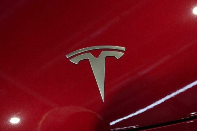 Færre kjøper Tesla enn før. Det kobles til Tesla-sjef Elon Musks politiske syn.