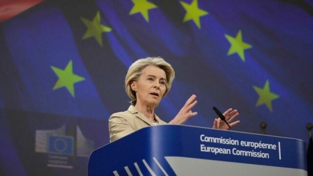 EU-kommisjonens president Ursula von der Leyen har fått en stor ripe i lakken.