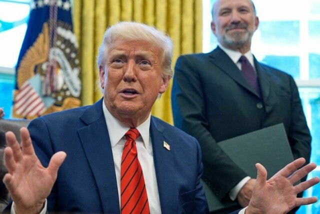 USAs president Donald Trump sier det er tolldialog mellom Washington og Beijing.