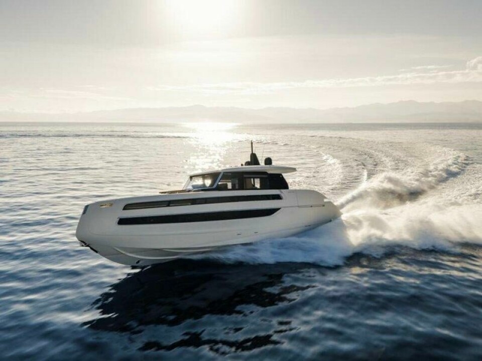 Invictus Yachts ST550 fremstår som en form for digital detox, et sted der du finner roen og kan se mot horisonten i stedet for på skjermen. Invictus Yachts ST550 fremstår som en form for digital detox, et sted der du finner roen og kan se mot horisonten i stedet for på skjermen. Foto: Invictus Yachts