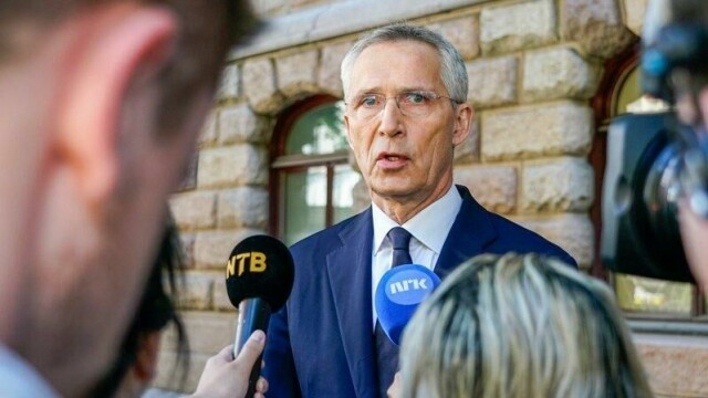 TVILSOMME VILKÅR: Jeg vil ikke anbefale noen å ta opp forbrukslån for å betale formuesskatt, og i hvert fall ikke bruke Jens Stoltenberg som bank, skriver artikkelforfatteren.