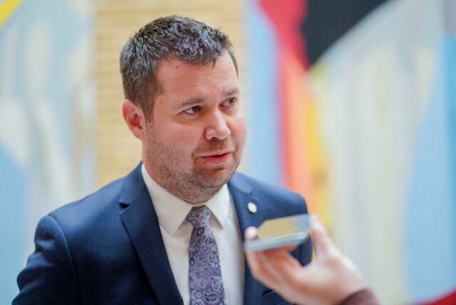Geir Pollestad (Sp) i sier forhandlingene om revidert nasjonalbudsjett med regjeringen blir harde.