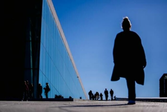 Vårsesongen ble ekstremt varm i store deler av Sør-Norge. Bildet er fra Operaen i Oslo.