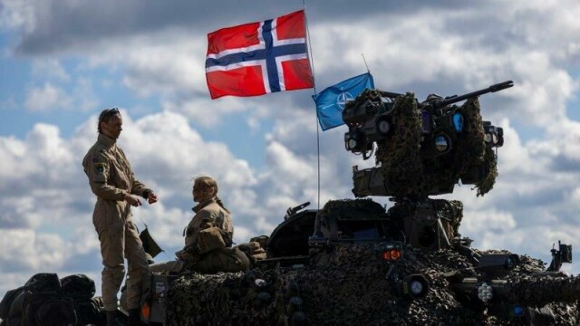 «At Russland har følt seg truet av Natos gradvise ekspandering østover etter den kalde krigen, er kun opp til debatt om du velger å mistro landets uttalte bekymringer gjennom fire tiår», skriver ABC Nyheters redaktør David Stenerud. Bildet er av norske soldater fra en Nato-øvelse i Lithauen denne måneden.