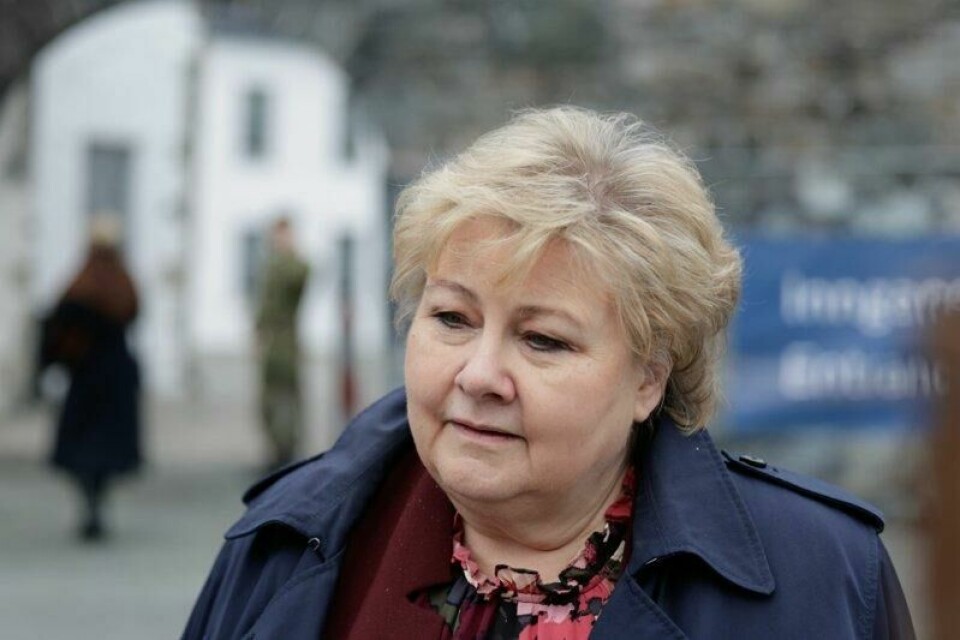 Høyre-leder Erna Solberg og de øvrige borgerlige partiene er et knepent mandat foran de rødgrønne på Stortinget i maimålingen for Klassekampen og Nationen. Høyre-leder Erna Solberg og de øvrige borgerlige partiene er et knepent mandat foran de rødgrønne på Stortinget i maimålingen for Klassekampen og Nationen. Foto: Paul Sigve Amundsen / NTB