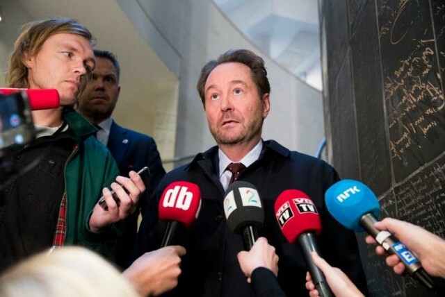 Aker Horizons fusjonerer med morselskapet Aker. Eier Kjell Inge Røkke sier at han føler seg dum.