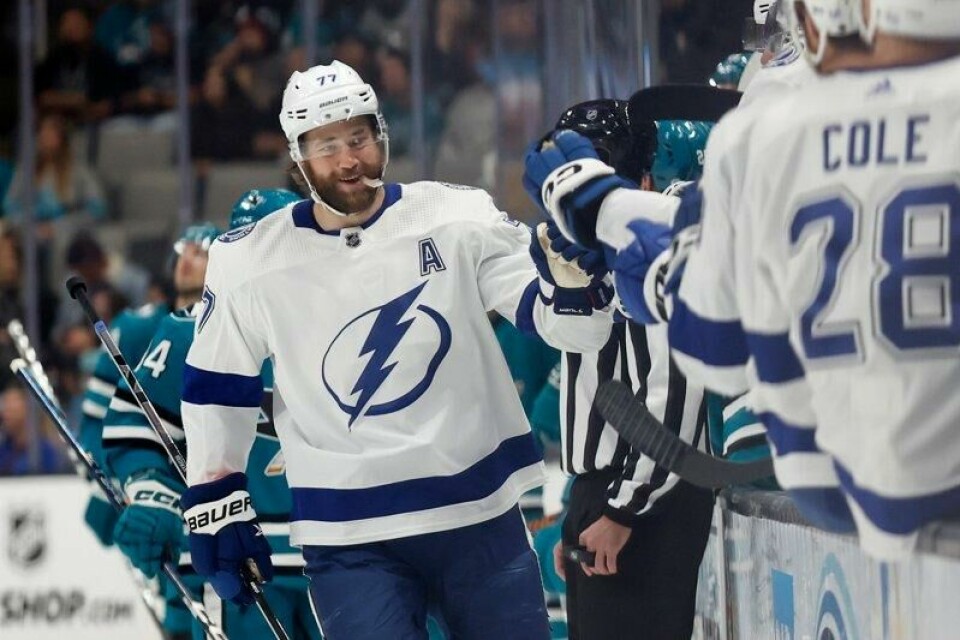 Den svenske ishockeyveteranen Victor Hedman har en høy stjerne hos Casper Ruud. Den svenske ishockeyveteranen Victor Hedman har en høy stjerne hos Casper Ruud. Foto: Josie Lepe / AP / NTB