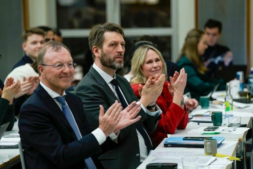 Fra venstre: Leder Morten Steenstrup i Oslo Høyre, Oslos byrådsleder Eirik Lae Solberg og ordfører i Oslo Anne Lindboe da Høyre-leder Erna Solberg innledet på Oslo Høyres årsmøte i januar 2024. Fra venstre: Leder Morten Steenstrup i Oslo Høyre, Oslos byrådsleder Eirik Lae Solberg og ordfører i Oslo Anne Lindboe da Høyre-leder Erna Solberg innledet på Oslo Høyres årsmøte i januar 2024. Foto: Fredrik Varfjell / NTB