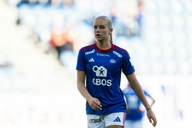 Marie Moen Preus gjorde hattrick da Norge slo Færøyene 10-0 i EM-sluttspillet for J17-landslag.