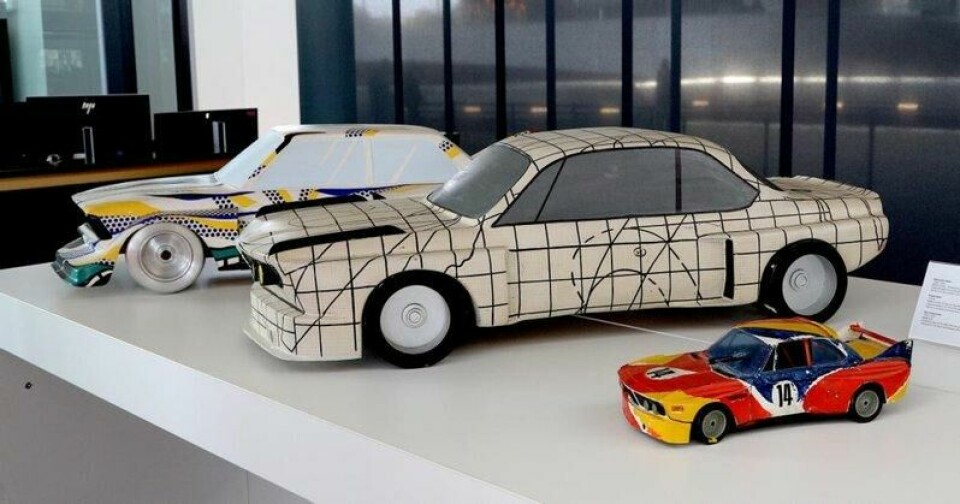 De tre første Art Cars ble skapt ved at kunstnerne malte på mindre skalamodeller, og selve malingen ble gjort av BMWs egen lakkerer etter mønsteret. De tre første Art Cars ble skapt ved at kunstnerne malte på mindre skalamodeller, og selve malingen ble gjort av BMWs egen lakkerer etter mønsteret. Foto: Ivar Engerud / Finansavisen