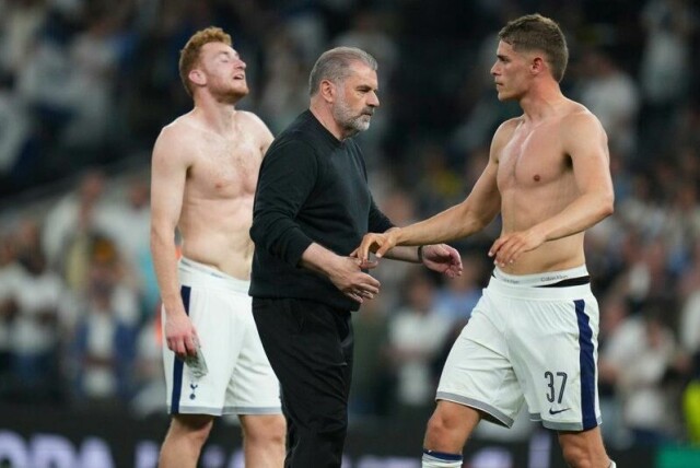 Tottenhams manager Ange Postecoglou gratulerte spillerne med seieren over Bodø/Glimt.
