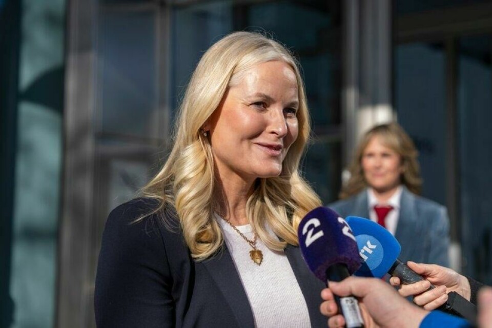 Kronprinsesse Mette-Marit trenger mer hvile og har daglige symptomer på kronisk lungefibrose, opplyste Kongehuset tidligere i mars. Hun avlyser nå et besøk i Drammen.