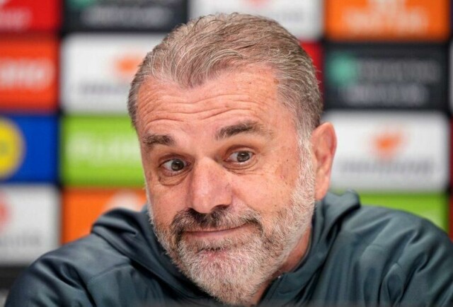 Tottenham-manager Ange Postecoglou er frustrert over lekkasjer.
